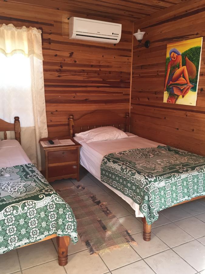 Blue Wave Guest House Cayo Caulker Exterior foto